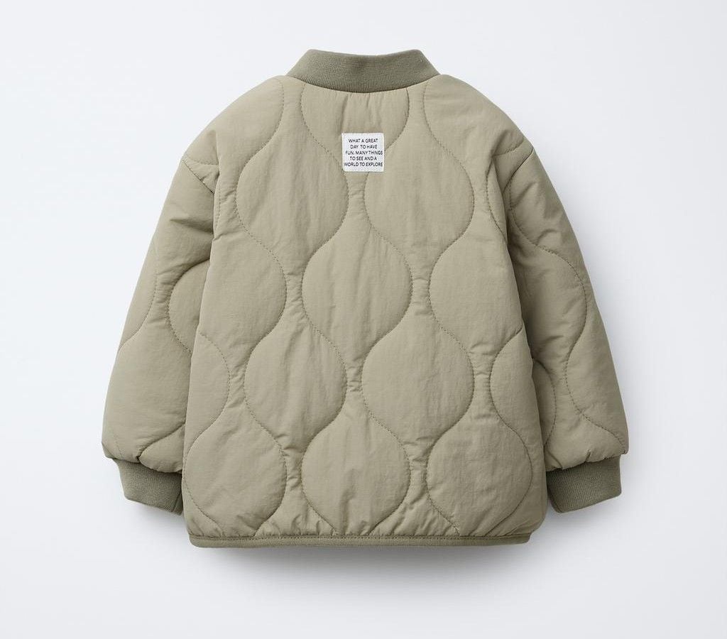 Бомбер з круглим вирізом. Застібки - кнопки. Нашивка ззаді. Хакі 8614/505/505 ZARA Іспанія 104 см(р)