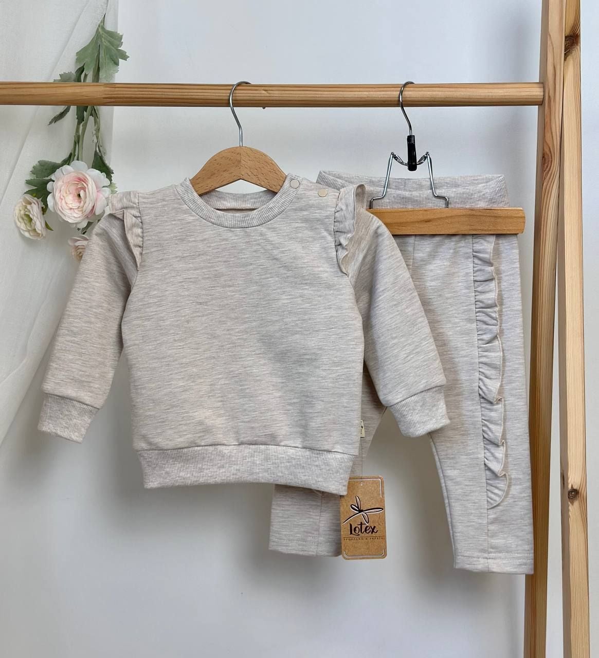 Костюм для дівчинки "Рюшка" Бежевий меланж 420-16 LOTEX  Україна 74 см(р)