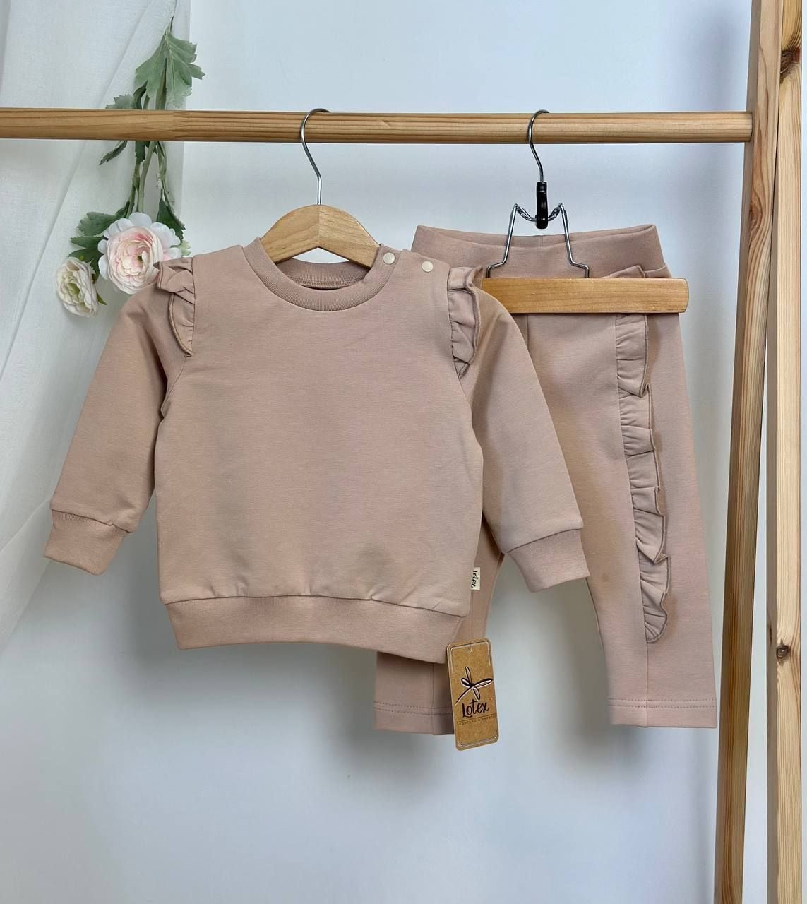 Костюм для дівчинки "Рюшка" Бежевий 420-16 LOTEX  Україна 74 см(р)