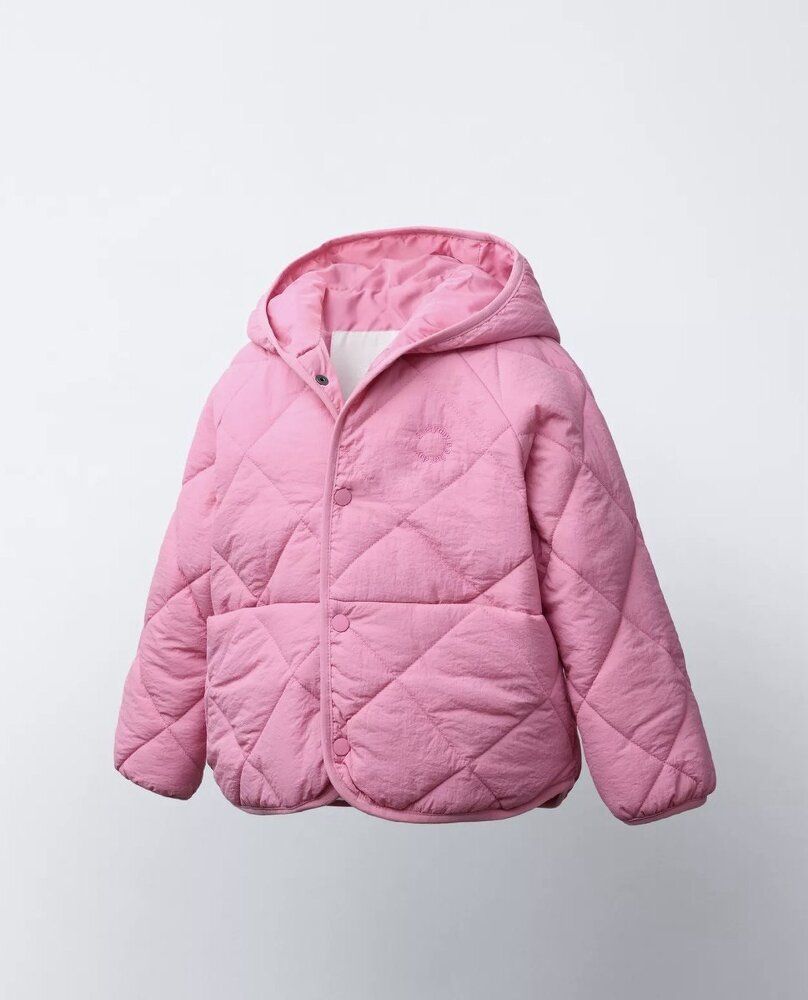 Деталі рожевої стьобаної куртки ZARA