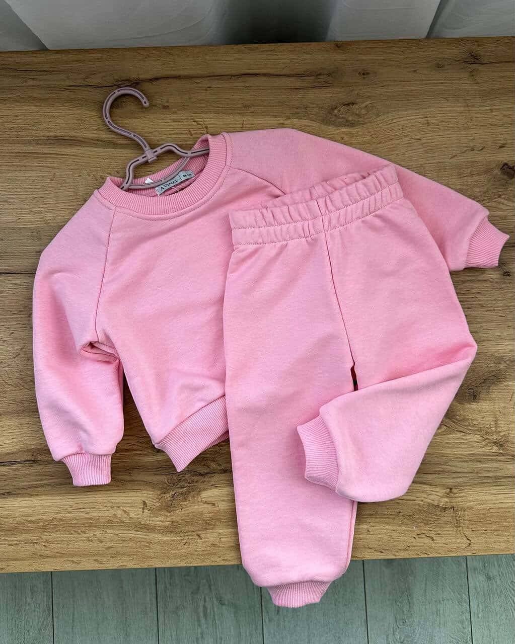 Рожевий спортивний костюм Avinel